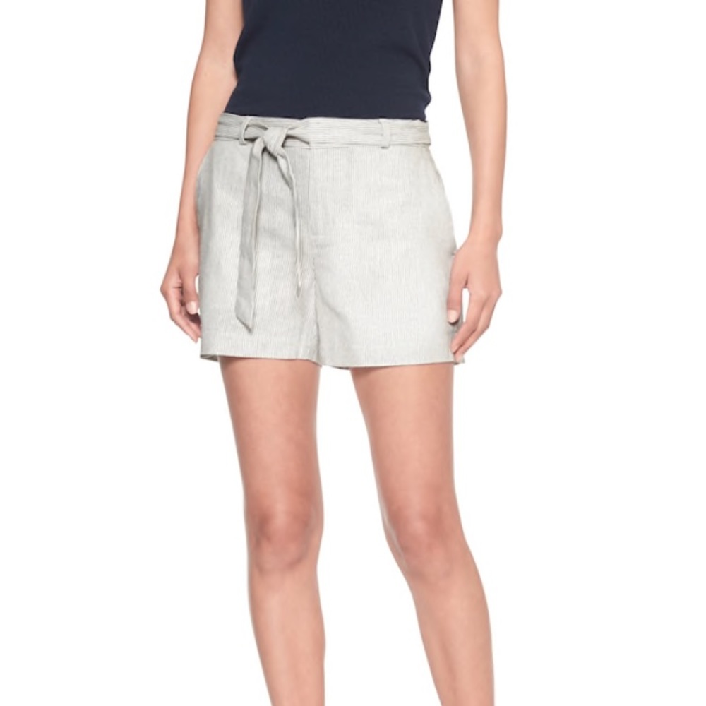 Banana Republic Tie Waisted Shorts!